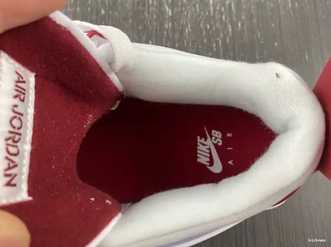 Cheap MAX Retro Red 4 Pine Jordan SB DR5415-160 0608
